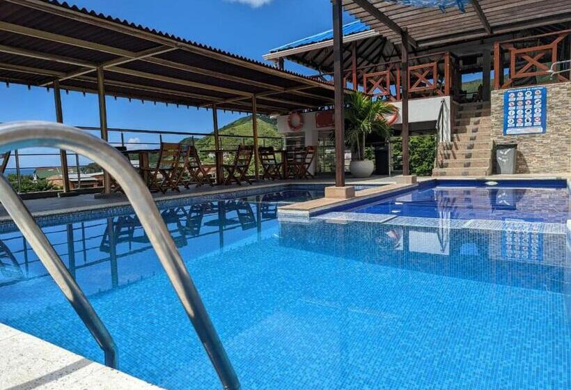 هتل Hostal Casa Roma