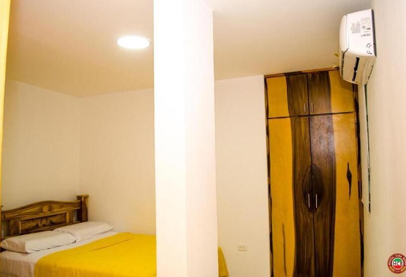 هتل Hostal Casa Roma