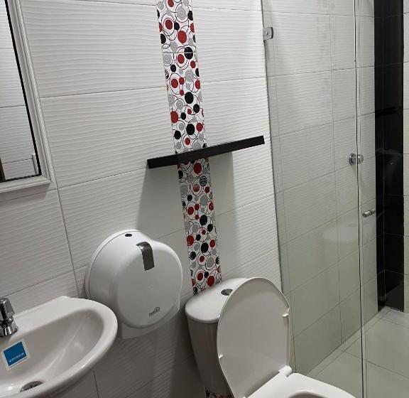 هتل Hostal Casa Roma