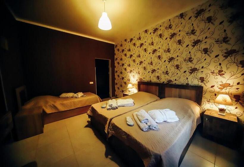 پانسیون Guest House Royal Comfort With Terrace