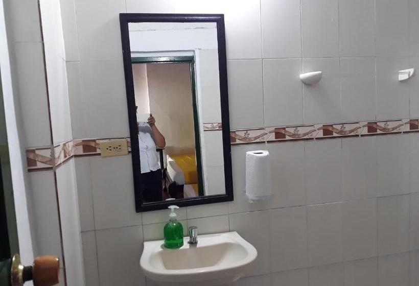 هاستل Casa Vania En Mompoxx Centro Histórico Con Parqueadero En El