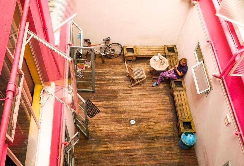 هاستل Frienz Backpacker