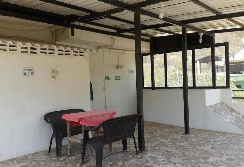 هاستل Hostal Casa Yhoanny