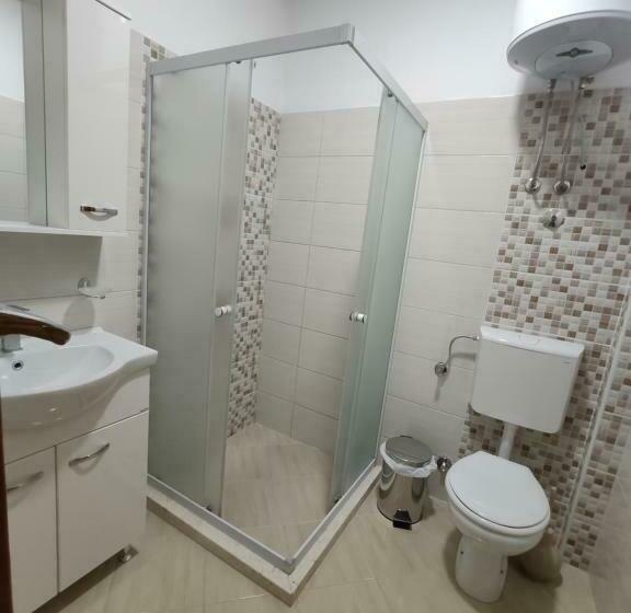 پانسیون Robi Apartments