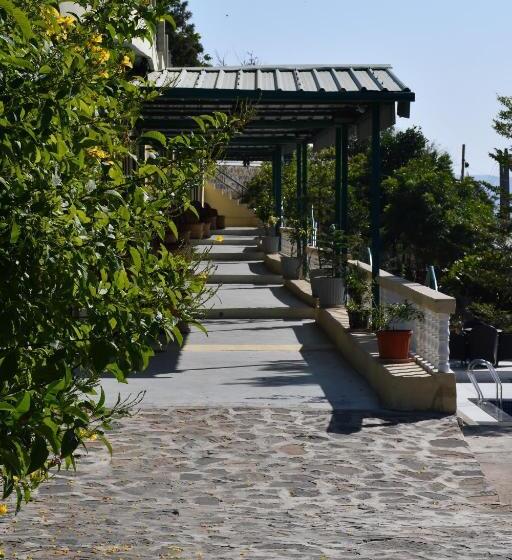 مبيت وإفطار Prime Neelkanth Forest Retreat Resort