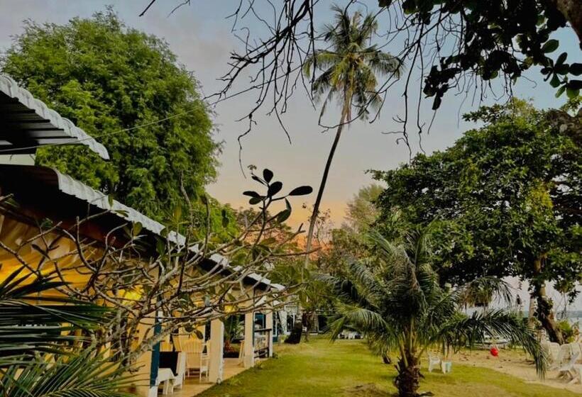 استراحتگاه Baan Koh Mak