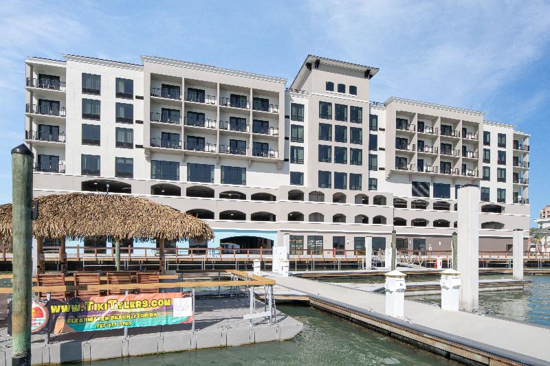 בית מלון כפרי Courtyard By Marriott Clearwater Beach