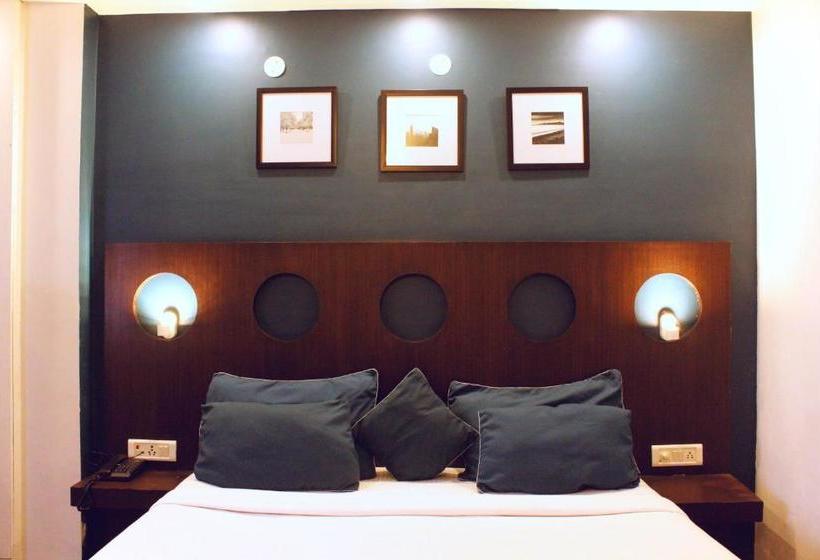 Отель Deluxe Stay Inn