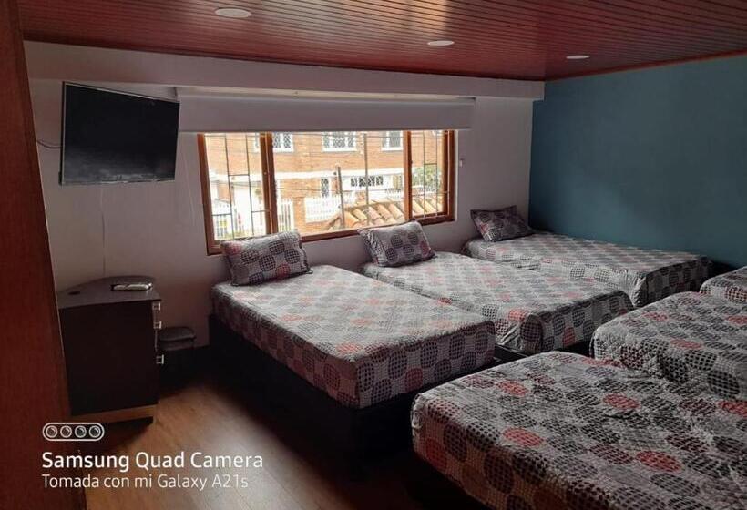 تختخواب و صبحانه Acogedor Hostal Usaquen La Parada Del Tren