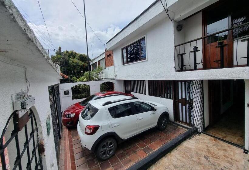 تختخواب و صبحانه Acogedor Hostal Usaquen La Parada Del Tren