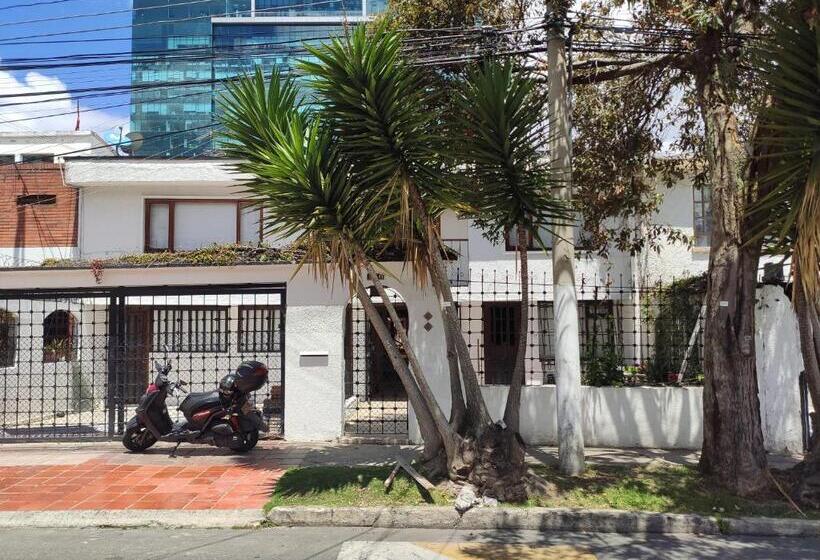 تختخواب و صبحانه Acogedor Hostal Usaquen La Parada Del Tren