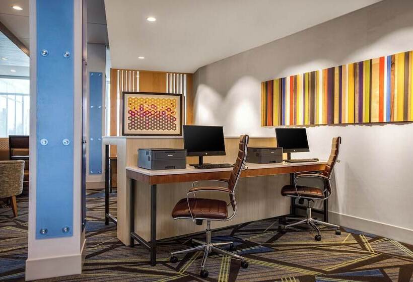 בית מלון כפרי Holiday Inn Express & Suites Sanford   Lake Mary, An Ihg