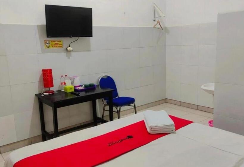 ホテル Reddoorz Near Rsud Nganjuk