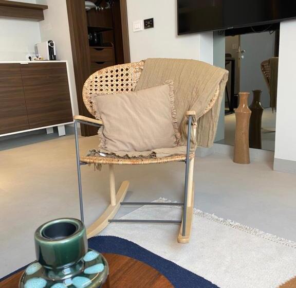 پانسیون Korpa Deli Rooms Spa