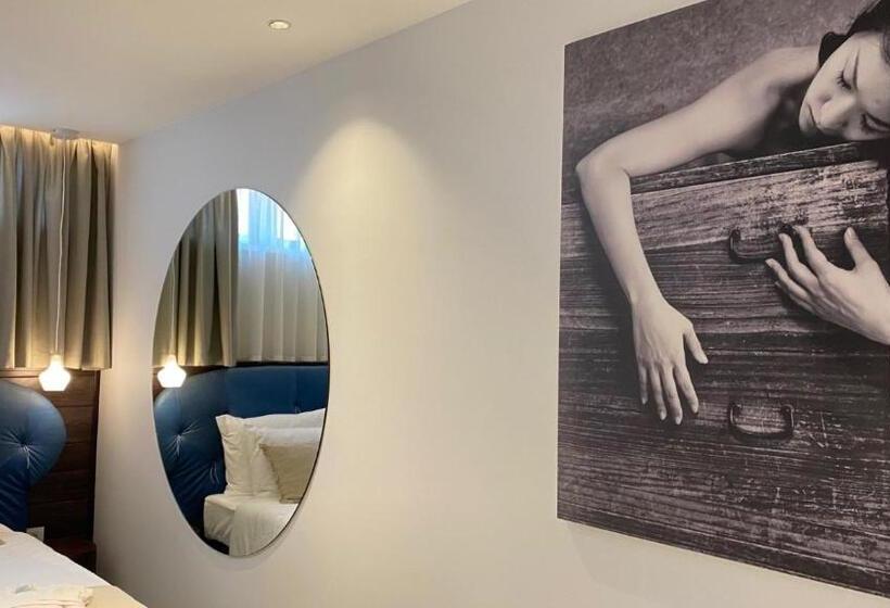 پانسیون Korpa Deli Rooms Spa