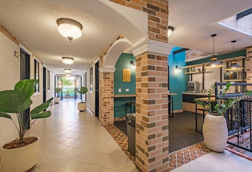 هتل Casa Santafe   Coliving