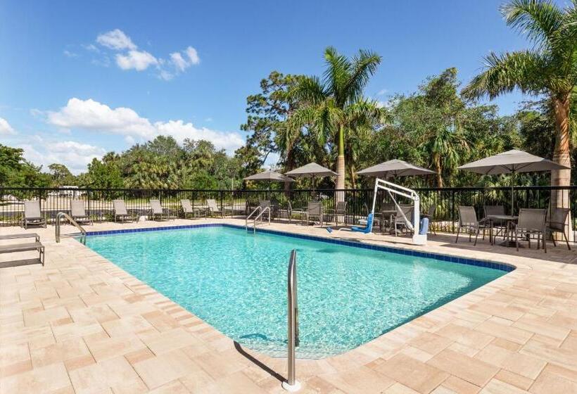 בית מלון כפרי Fairfield By Marriott Inn & Suites Bonita Springs