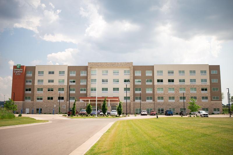 هتل Holiday Inn Express & Suites Onalaska La Crosse Area By Ihg