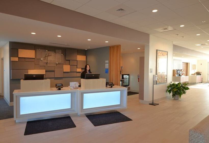 هتل Holiday Inn Express & Suites Onalaska La Crosse Area By Ihg