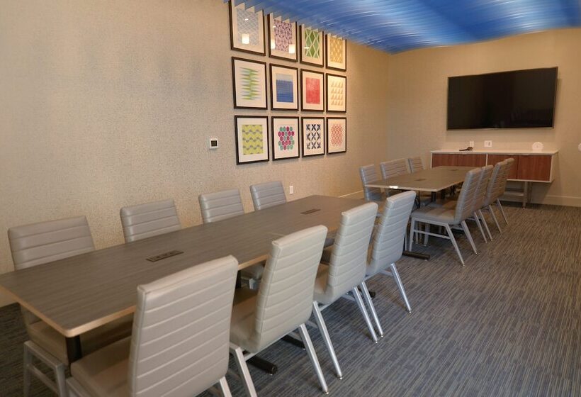 هتل Holiday Inn Express & Suites Onalaska La Crosse Area By Ihg