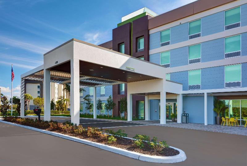 Отель Home2 Suites By Hilton Fort Myers Colonial Blvd