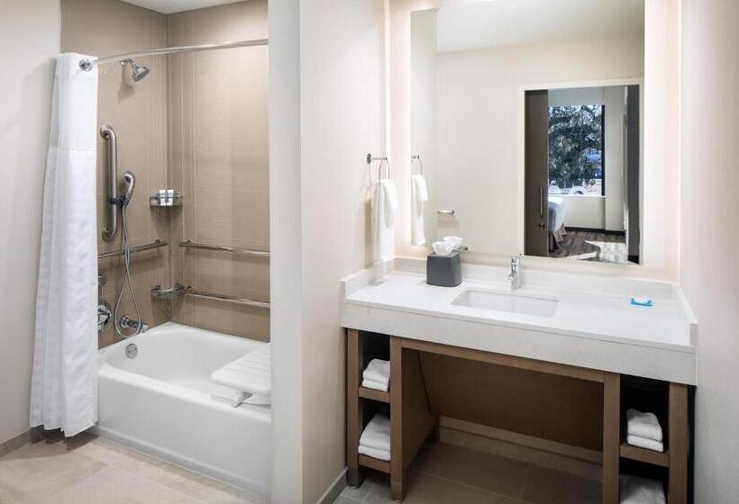 בית מלון כפרי Hyatt House Tallahassee Capitol University