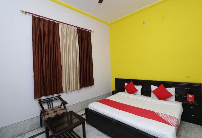 فندق Oyo 28193 Navya Inn