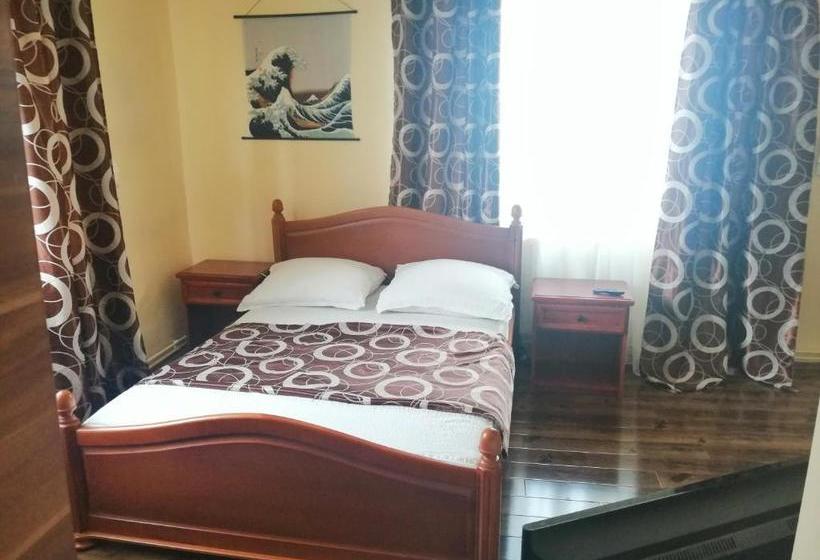 مبيت وإفطار Pension Bud