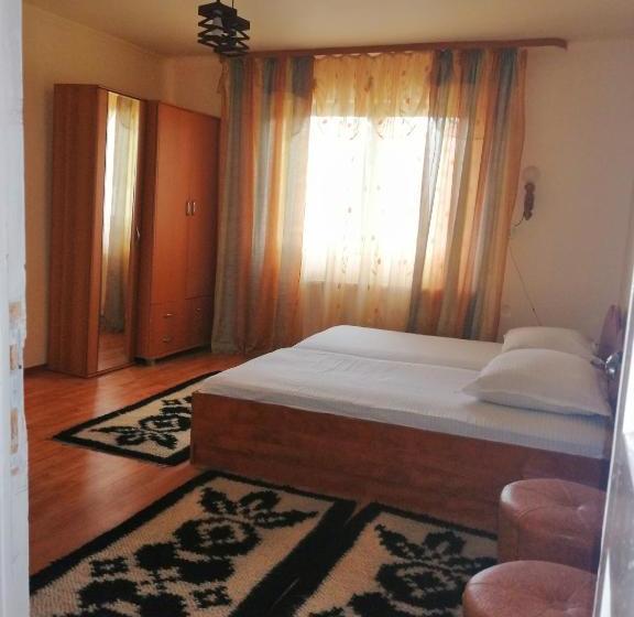 مبيت وإفطار Pension Bud