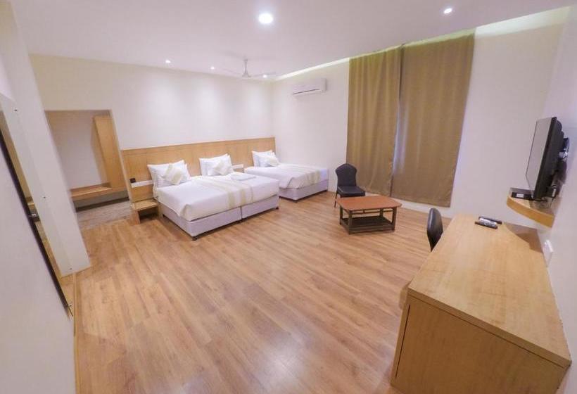 Отель Vinnca Lrn Excellency