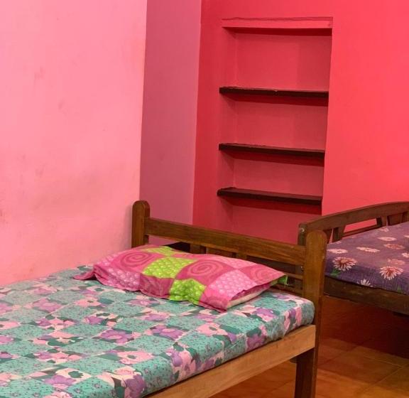 پانسیون Guru Guest House