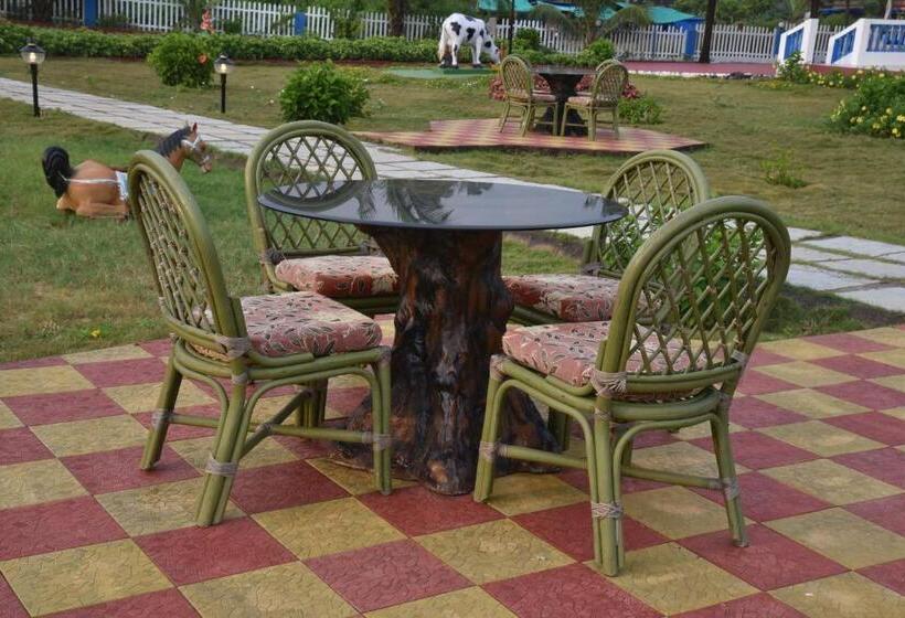 Qees Empire Beach Resort