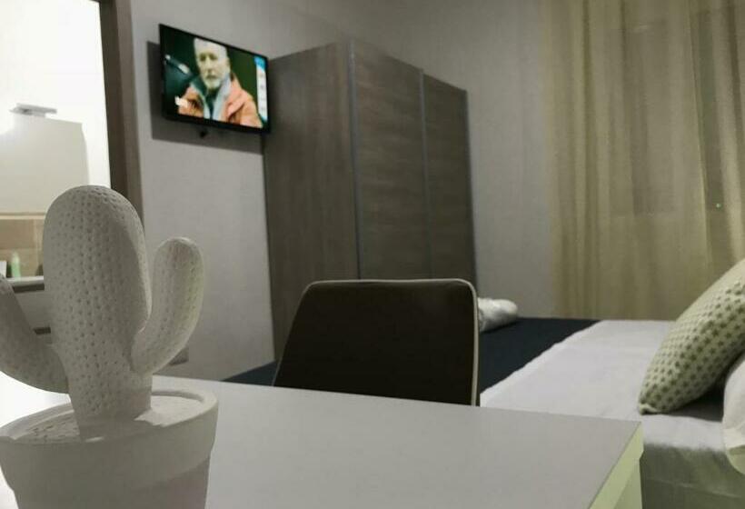 تختخواب و صبحانه La Residenza Apartment