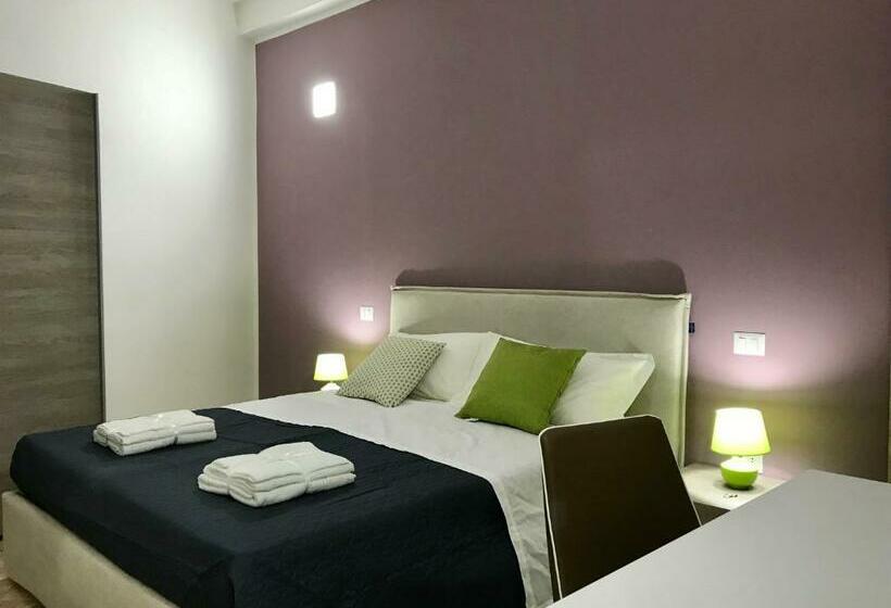 تختخواب و صبحانه La Residenza Apartment