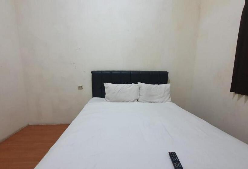 هتل Reddoorz Syariah At Demasto Homestay Jember