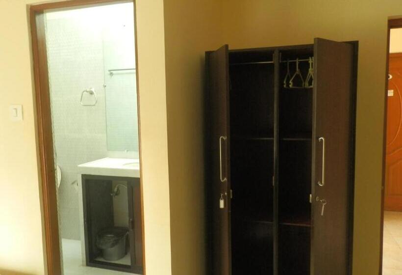פנסיון Aldrin Guest House