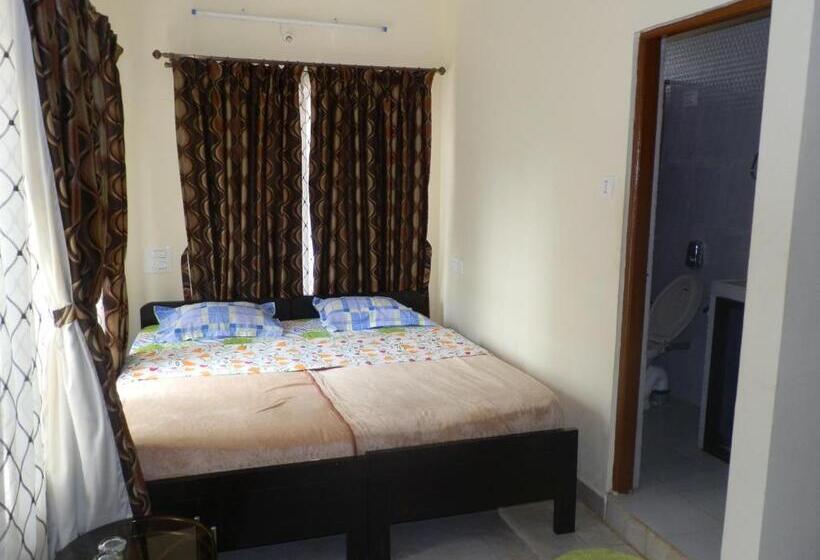 פנסיון Aldrin Guest House