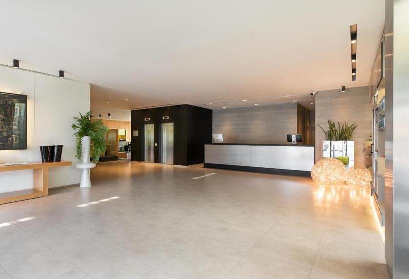 ホテル Exe Zizur Pamplona