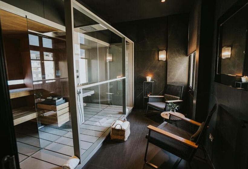 Grand Hotel Central, Small Luxury Hotels