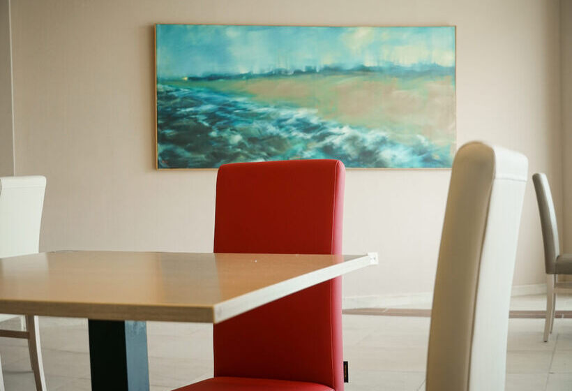 هتل Ohtels Campo de Gibraltar