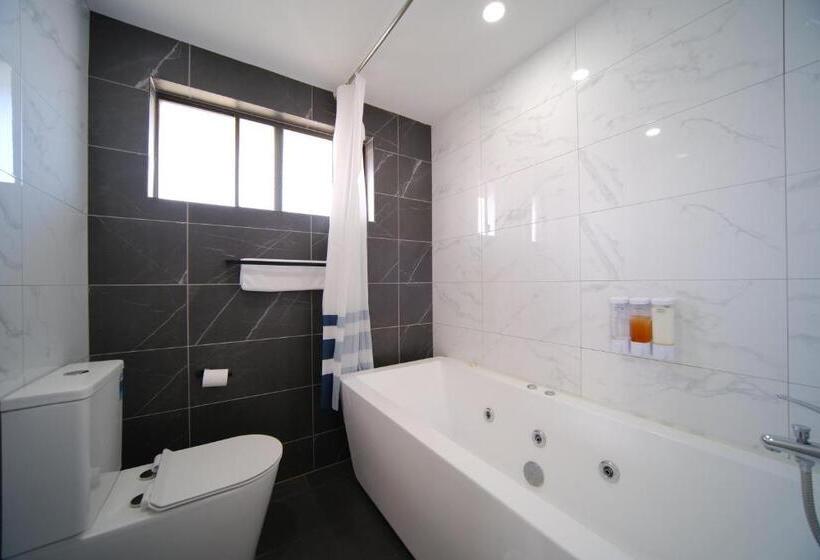 فندق Lakeside Inn Wollongong