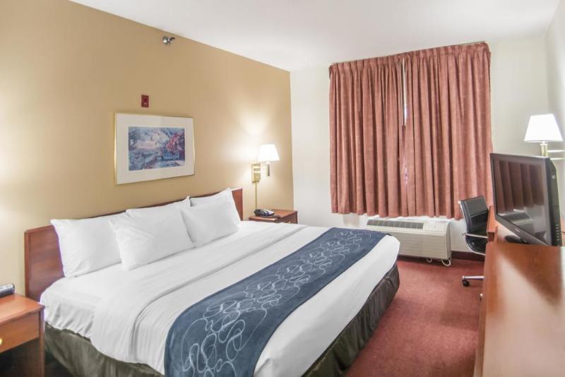 هتل Comfort Suites Rochester Henrietta University Area