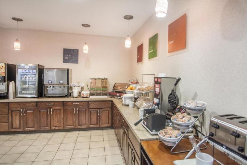 هتل Comfort Suites Rochester Henrietta University Area