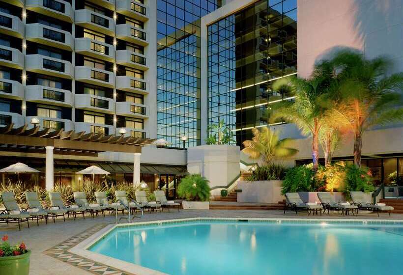 هتل Doubletree By Hilton San Jose