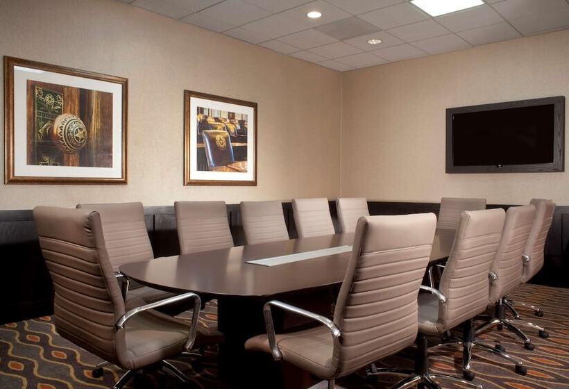 هتل Embassy Suites By Hilton Austin Arboretum