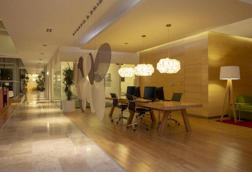 ホテル Fiesta Inn Centro Historico