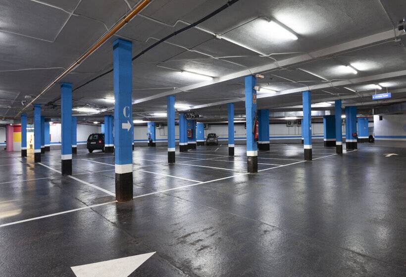 هتل Puerta De Bilbao