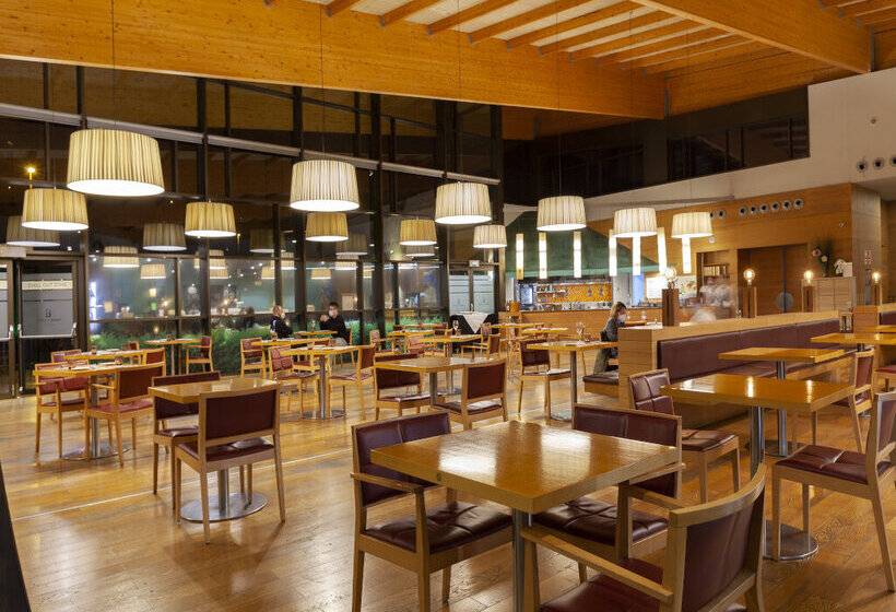 هتل Puerta De Bilbao