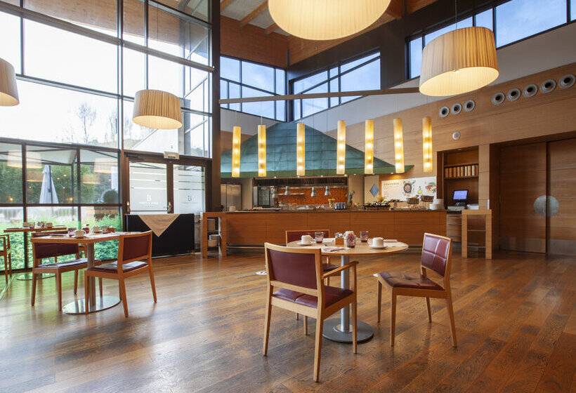 هتل Puerta De Bilbao