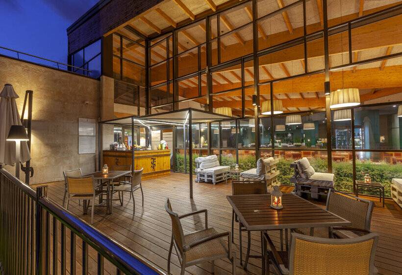 هتل Puerta De Bilbao